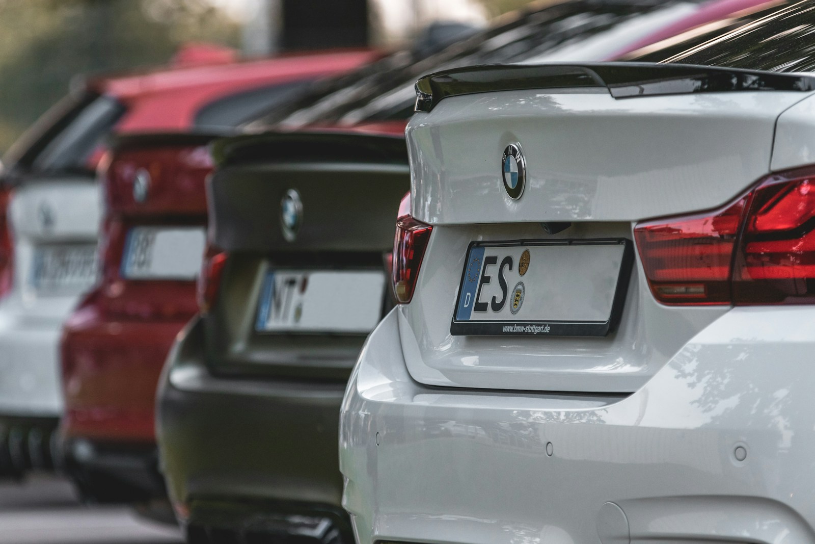 white bmw m 3 coupe